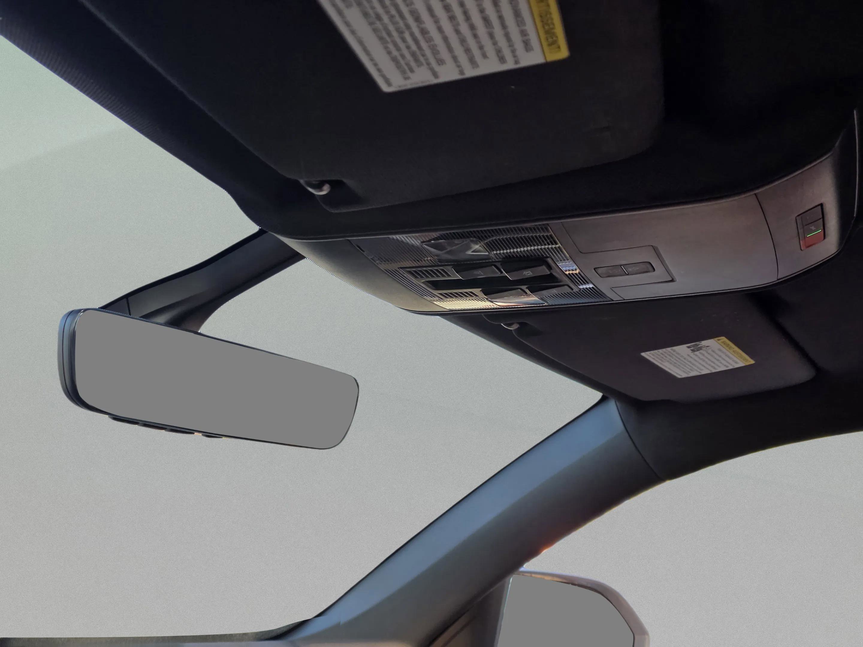 Used 2022 Volkswagen Atlas Cross Sport SE image 13