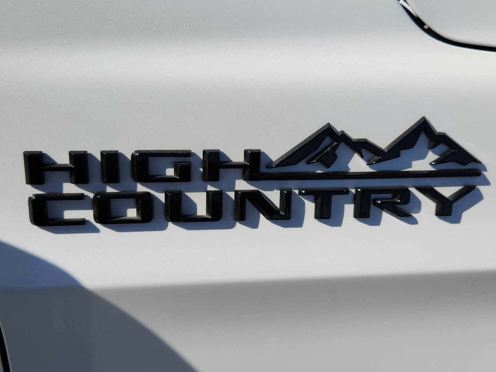 Used 2022 Chevrolet Suburban High Country image 6
