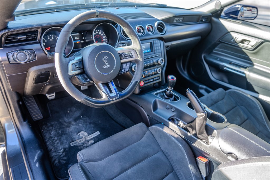 Used 2016 Ford Mustang Shelby GT350 w/ Track Package image 14