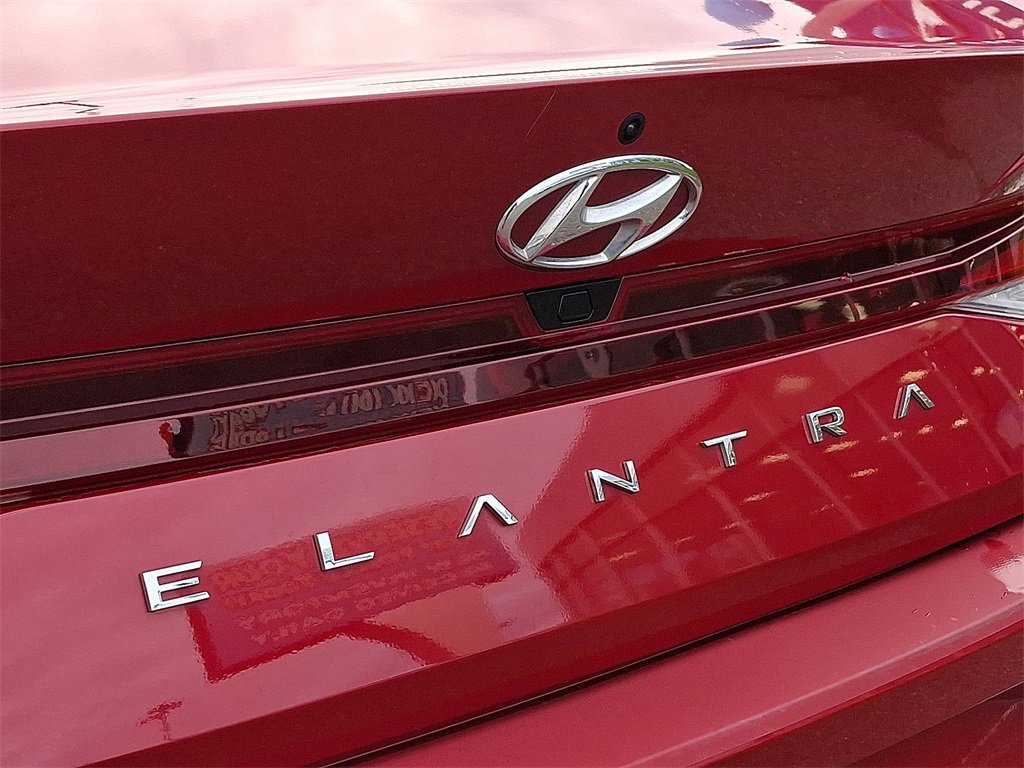 Used 2023 Hyundai Elantra SEL image 30