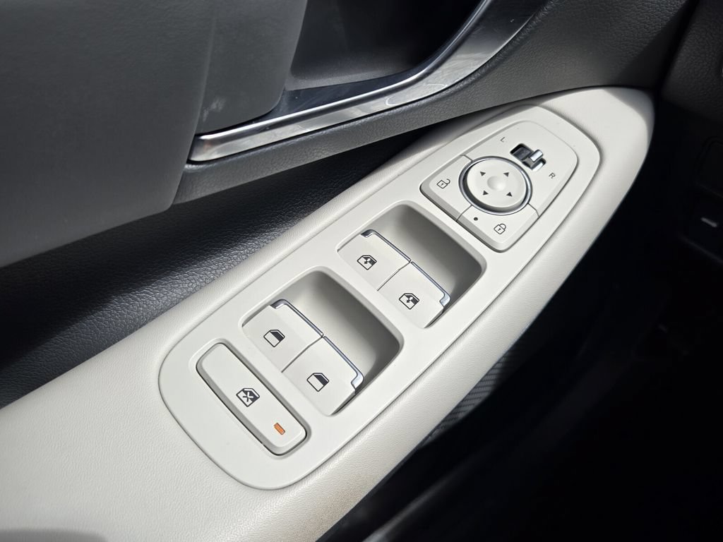 Certified 2023 Hyundai Sonata SEL w/ Convenience Package FWD image 29