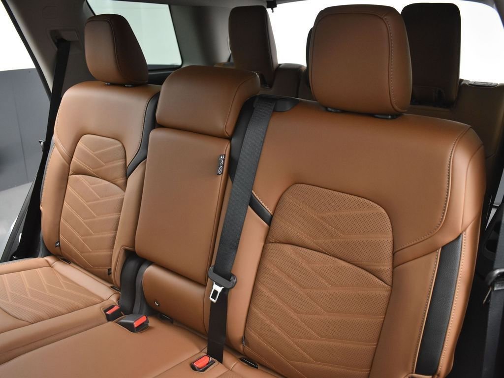 New 2025 Nissan Pathfinder Platinum w/ Cargo Package image 17