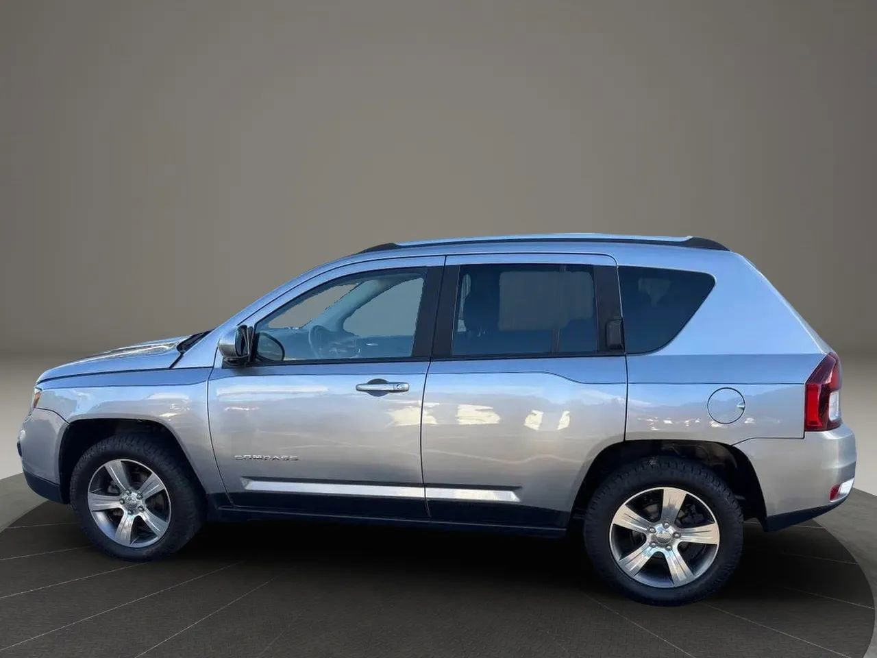 Used 2016 Jeep Compass High Altitude image 6
