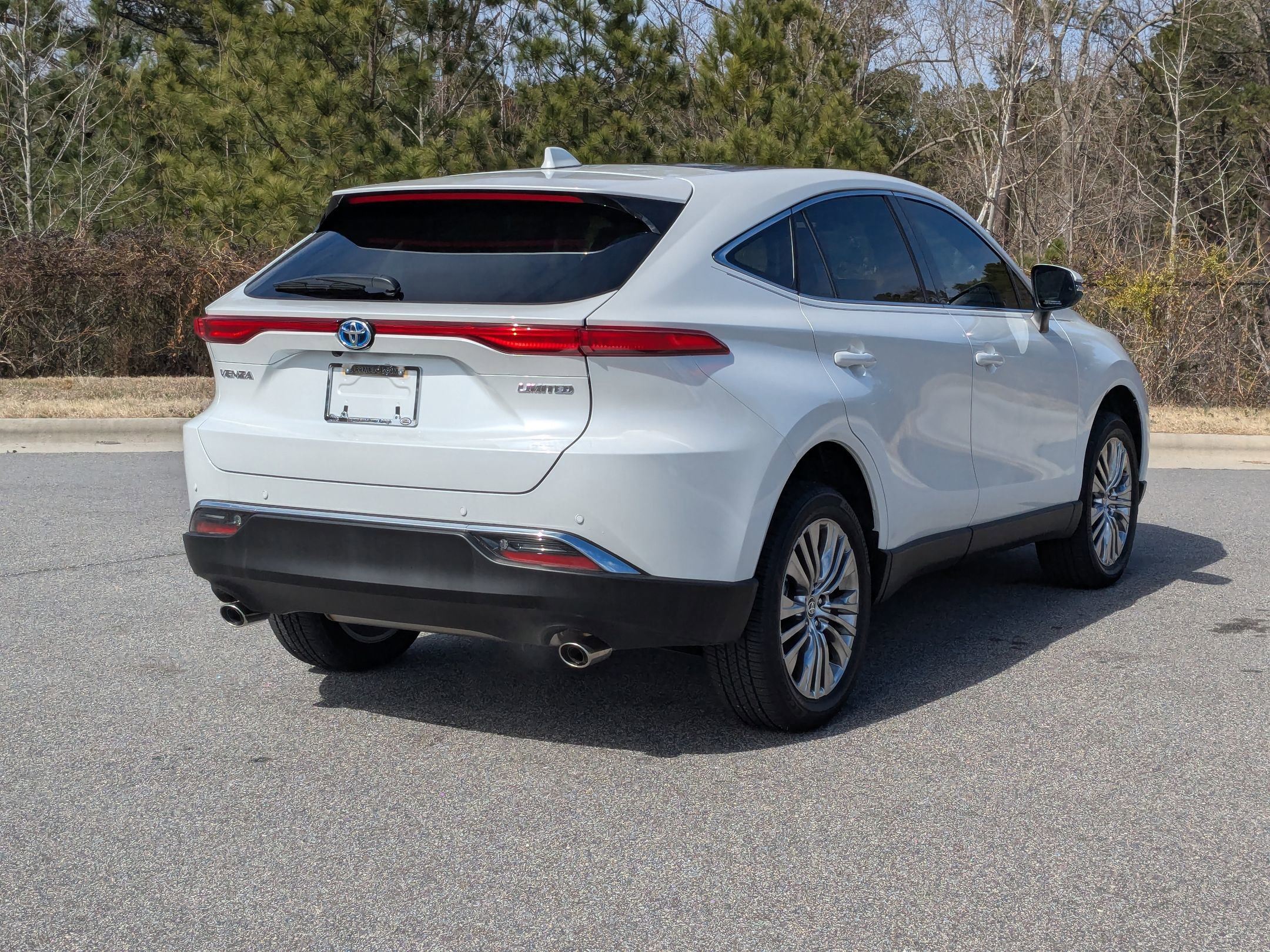 Used 2024 Toyota Venza Limited image 6