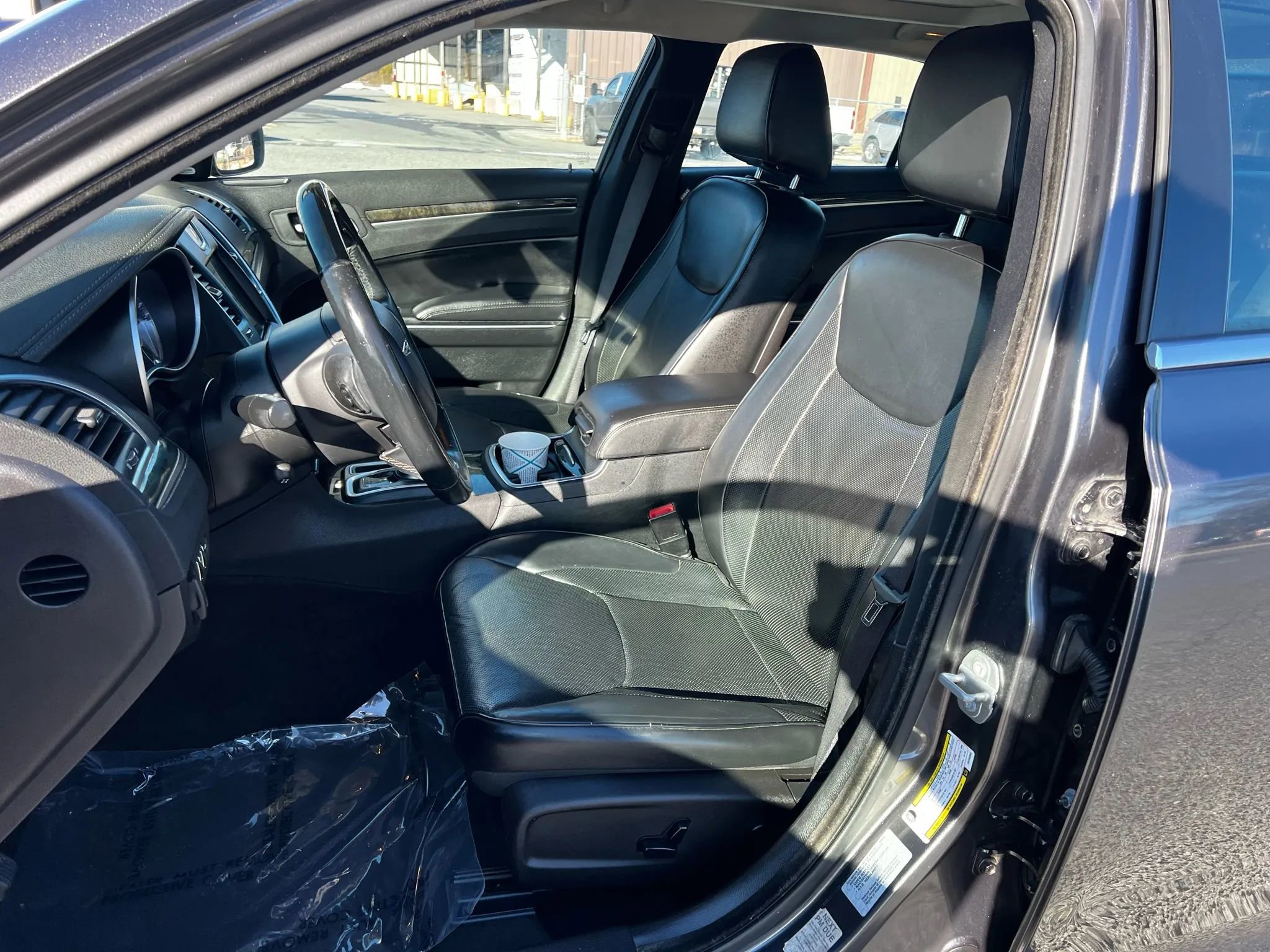 Used 2016 Chrysler 300 C image 10