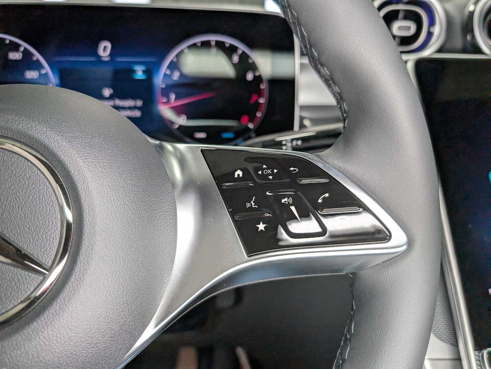 New 2026 Mercedes-Benz GLC 300 4MATIC image 32