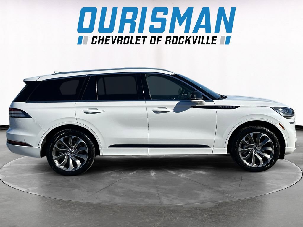 Used 2023 Lincoln Aviator Grand Touring w/ Elements Package Plus image 7