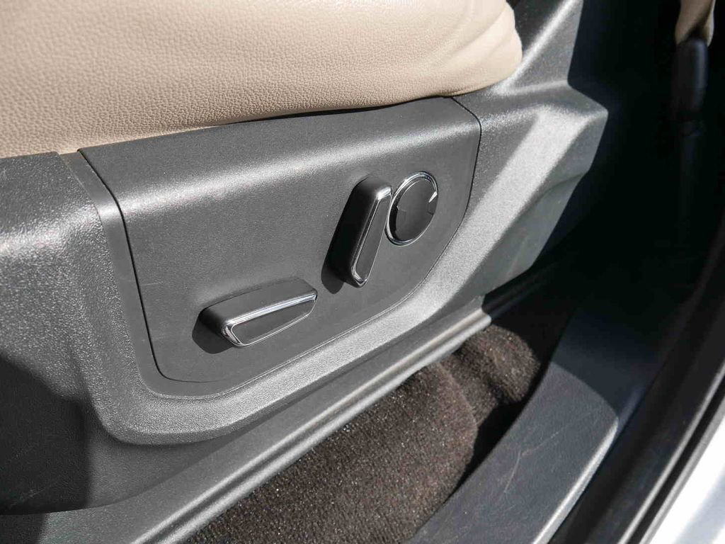 Used 2023 Ford Expedition Max Limited image 29