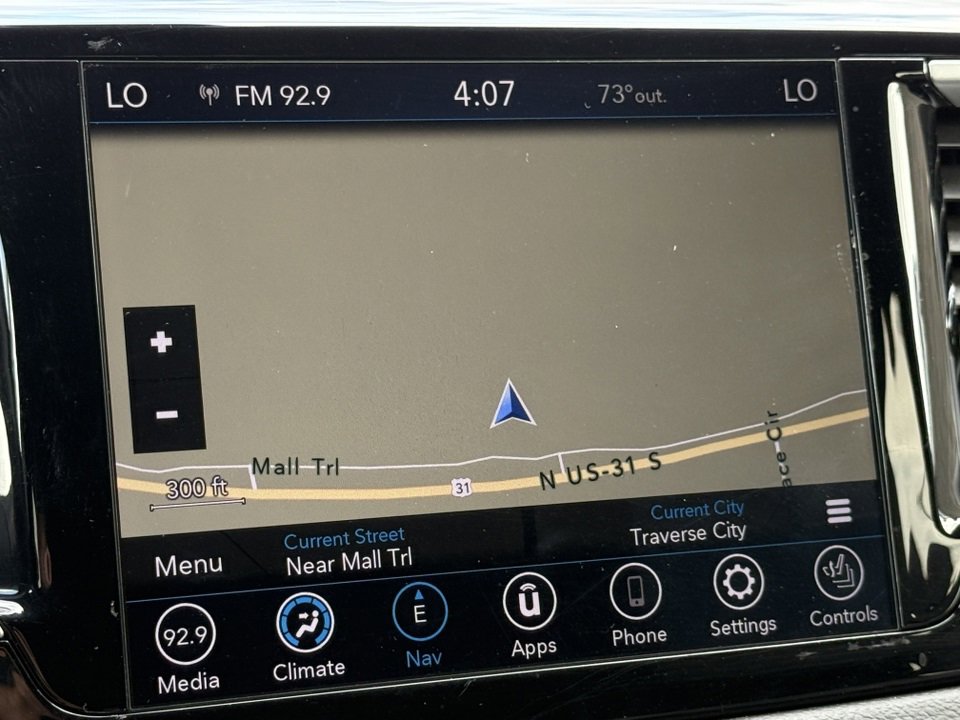 Used 2020 Chrysler Pacifica Touring-L Plus image 27