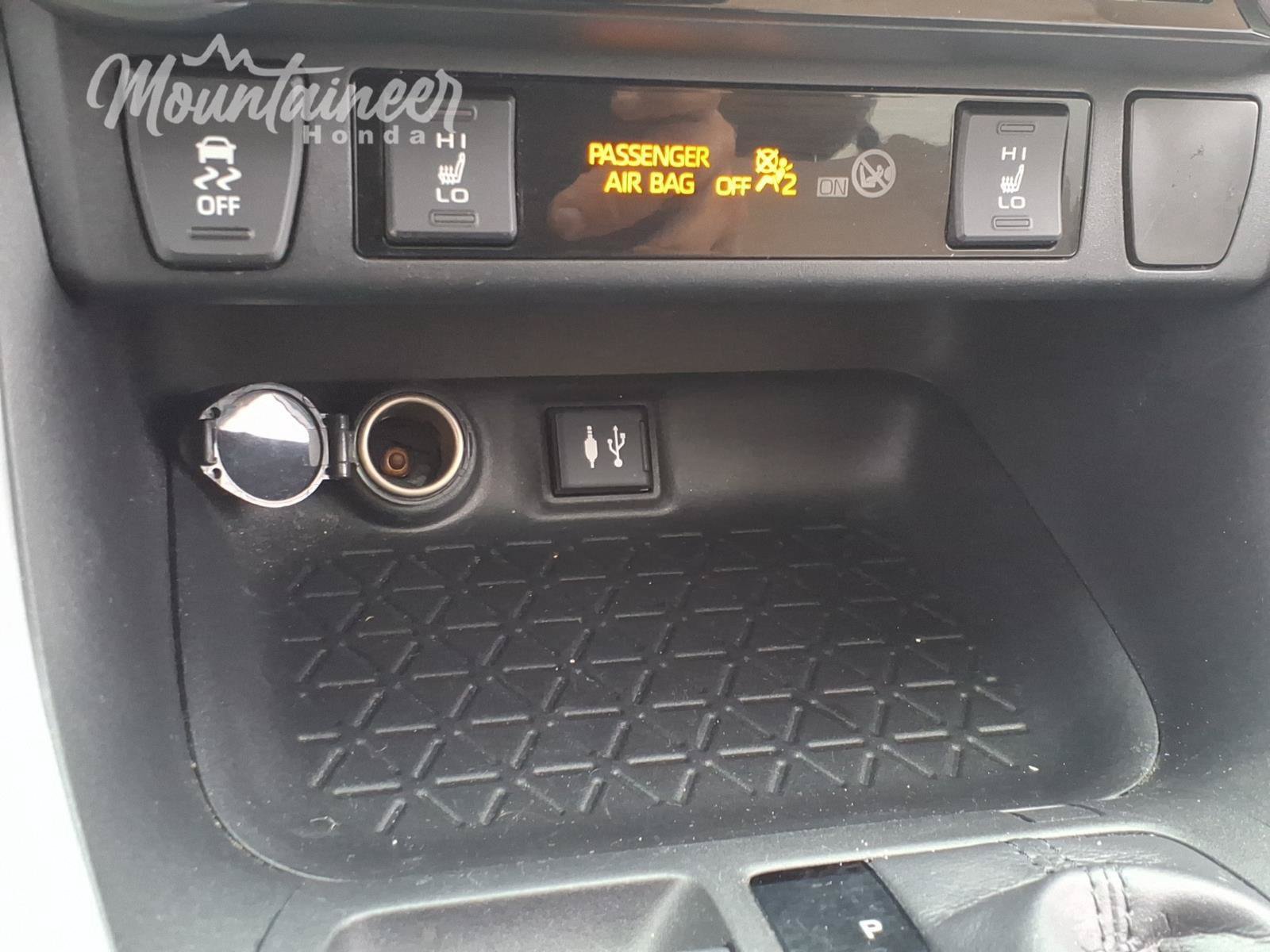 Used 2019 Toyota RAV4 XLE w/ Convenience Package AWD/4WD image 38