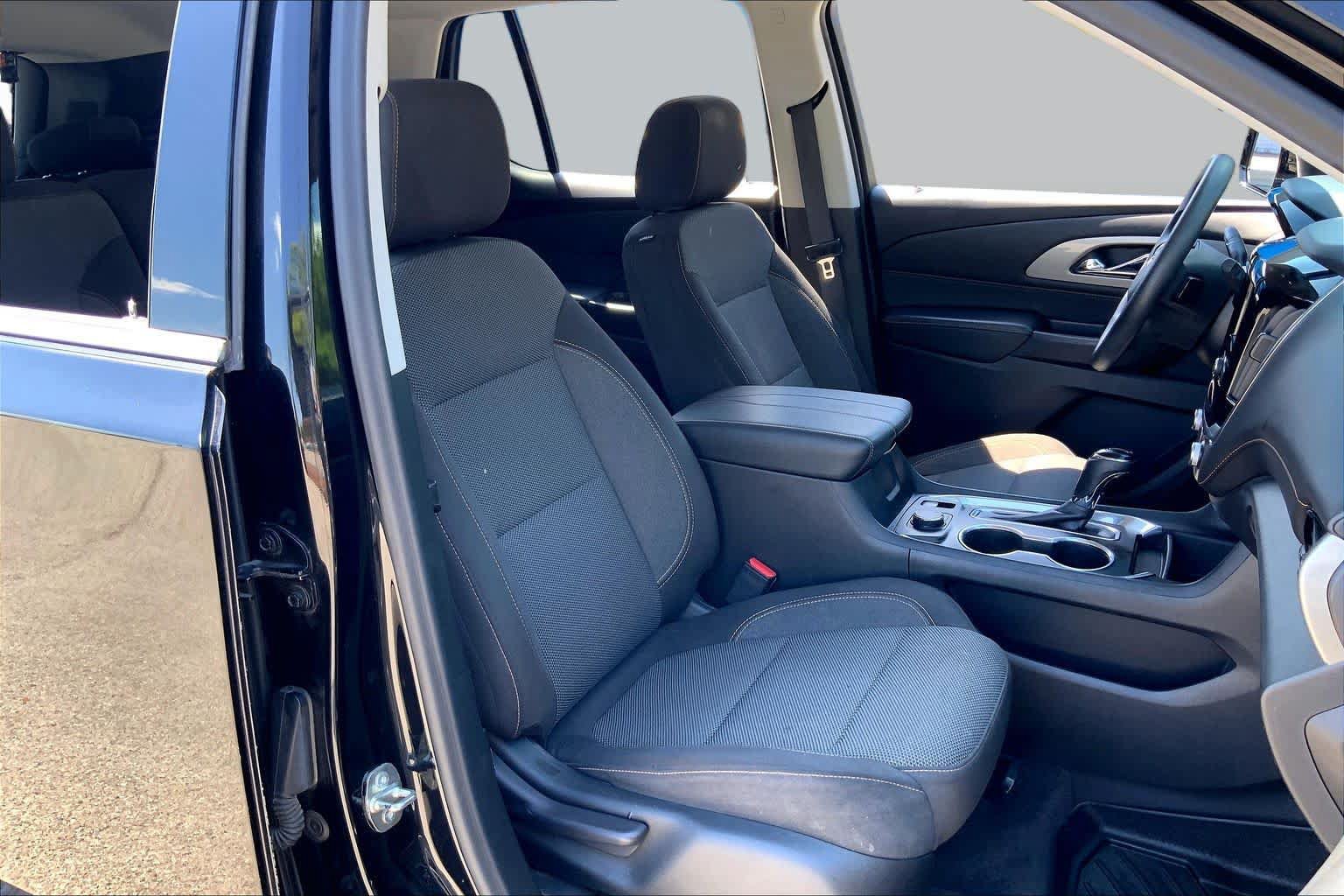 Used 2020 Chevrolet Traverse LS FWD image 9