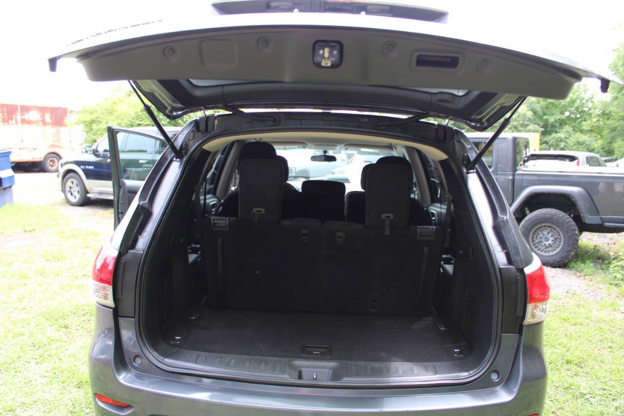 Used 2014 Nissan Pathfinder S image 30
