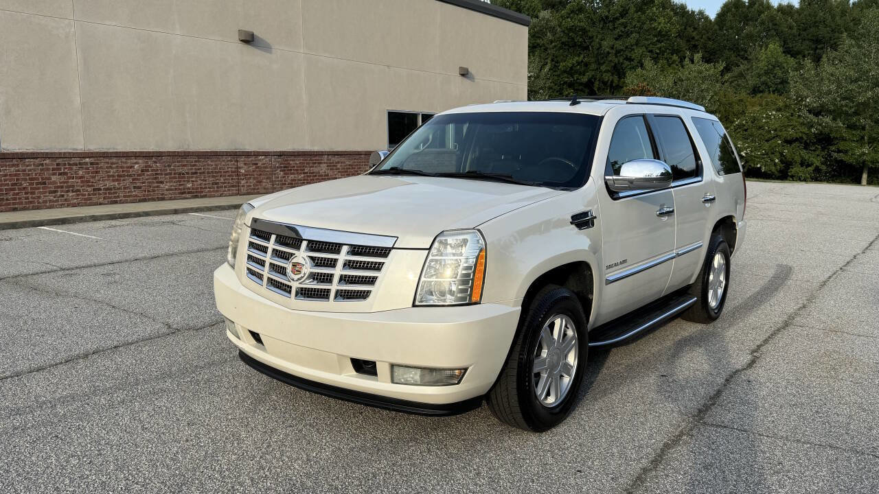 Used 2012 Cadillac Escalade 2WD image 3