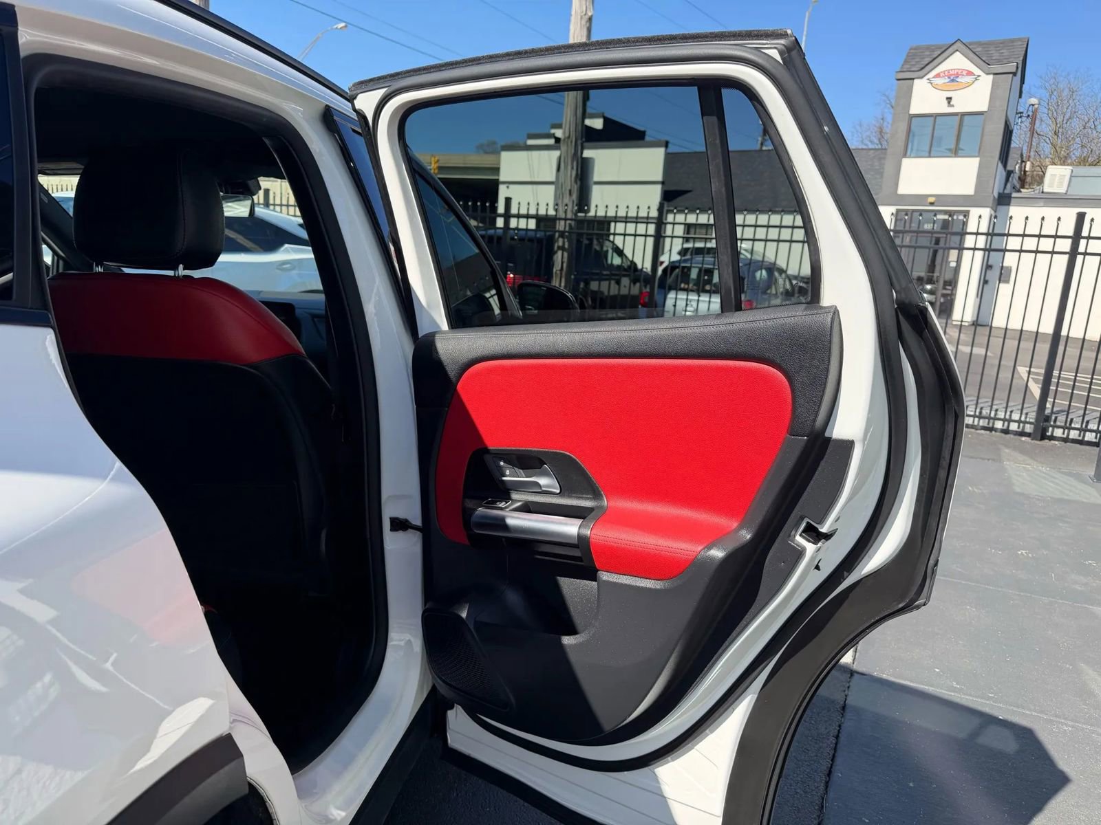 Used 2023 Mercedes-Benz GLA 250 4MATIC image 41