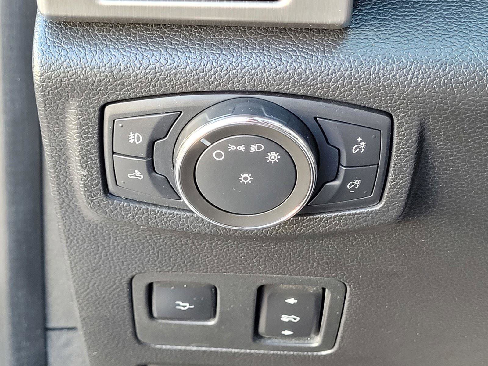 Used 2021 Ford F350 Platinum w/ FX4 Off-Road Package image 17