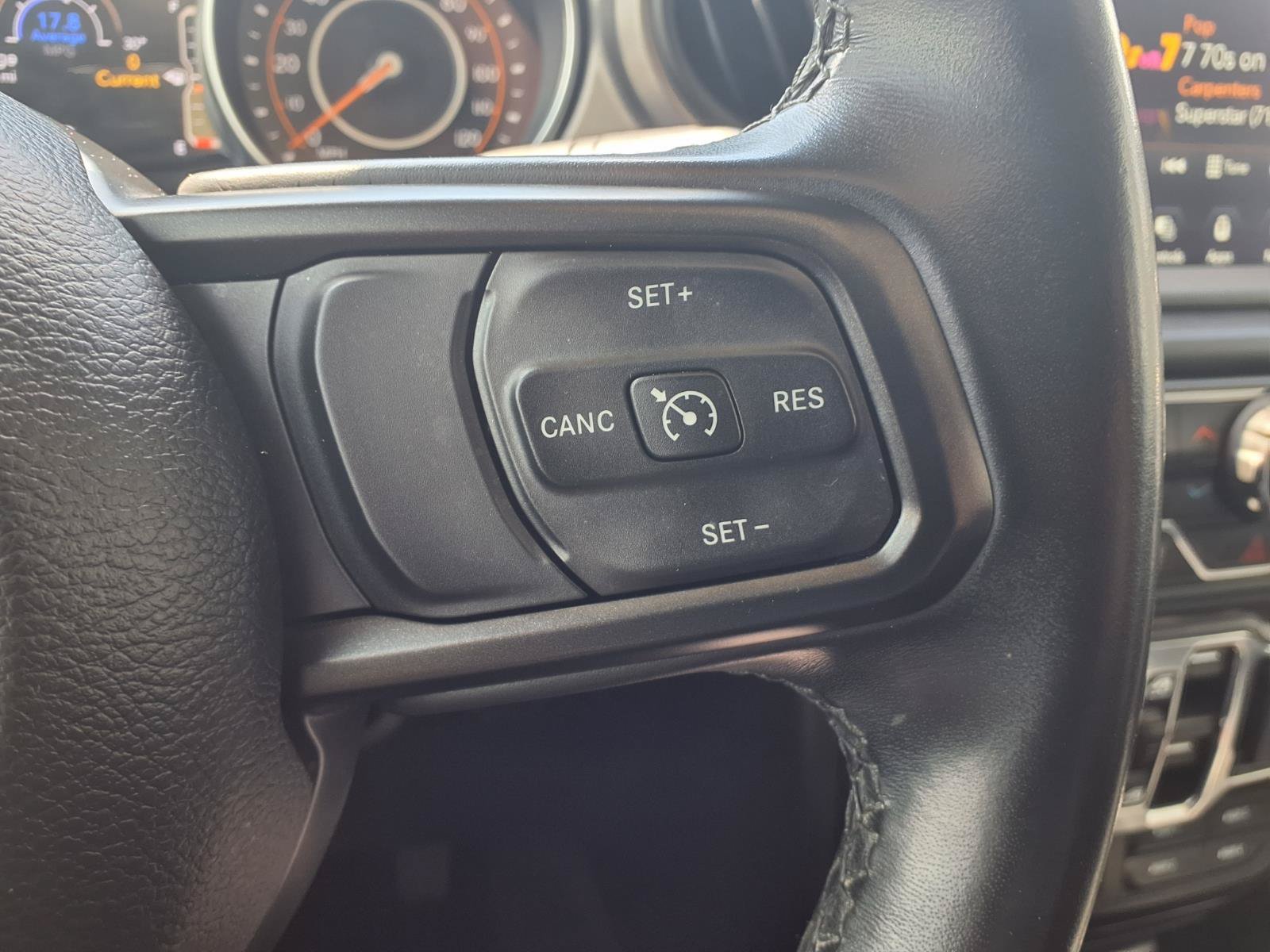 Used 2021 Jeep Gladiator Sport AWD/4WD image 17