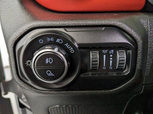Used 2021 Jeep Gladiator Rubicon AWD/4WD image 14