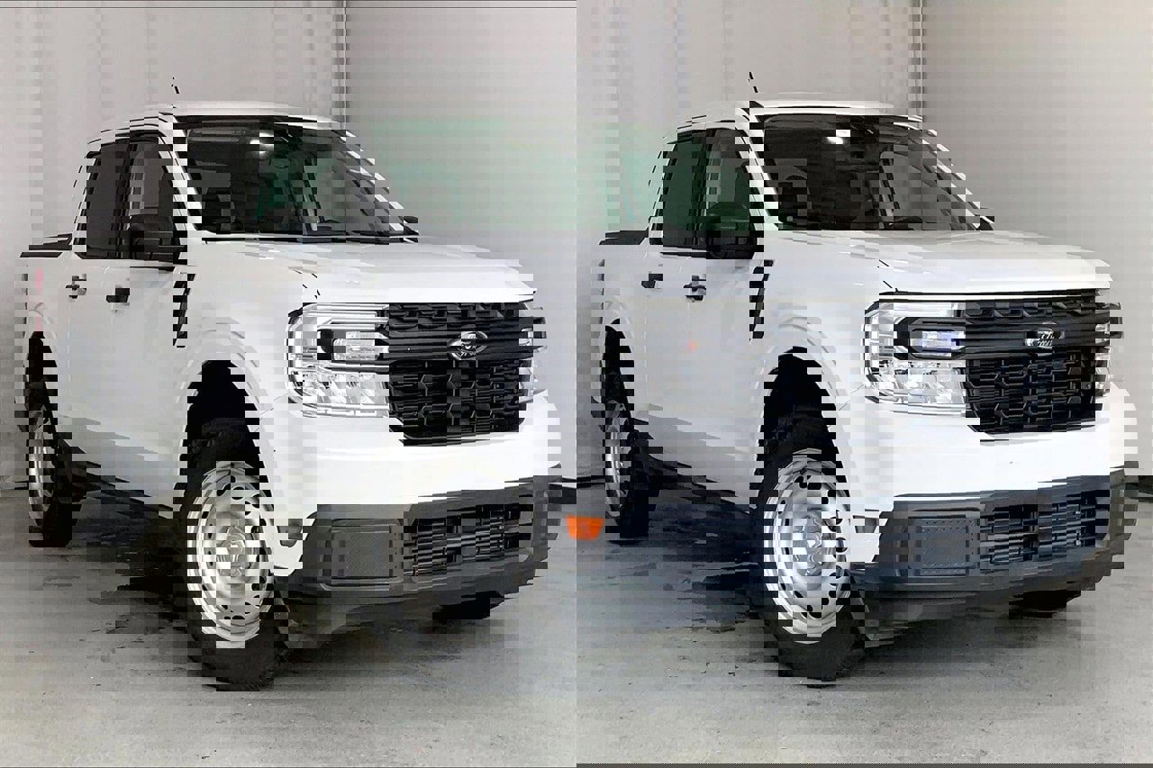 Used 2022 Ford Maverick XL image 1