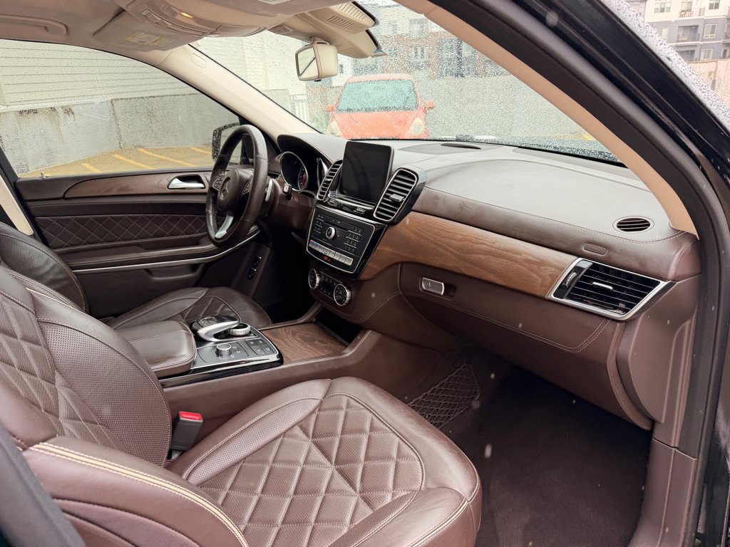 Used 2019 Mercedes-Benz GLS 550 4MATIC image 22