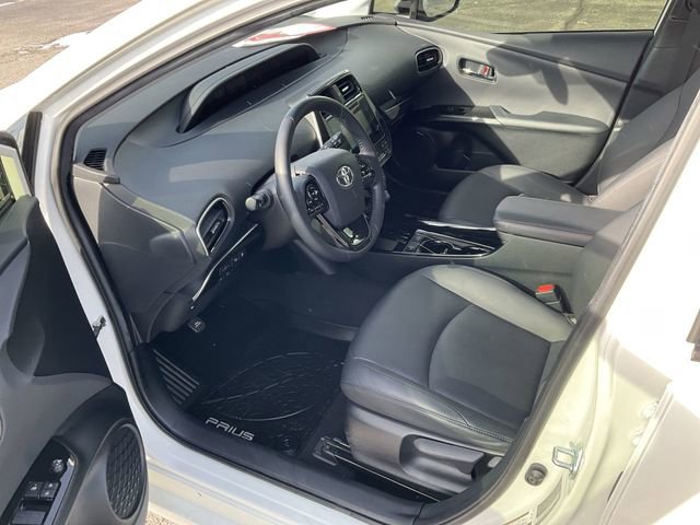 Used 2019 Toyota Prius XLE image 8