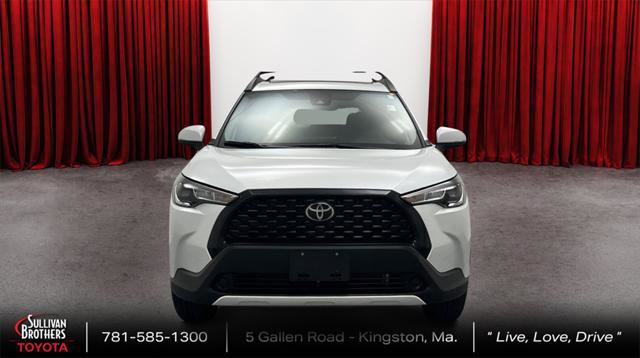 Certified 2022 Toyota Corolla Cross LE image 2