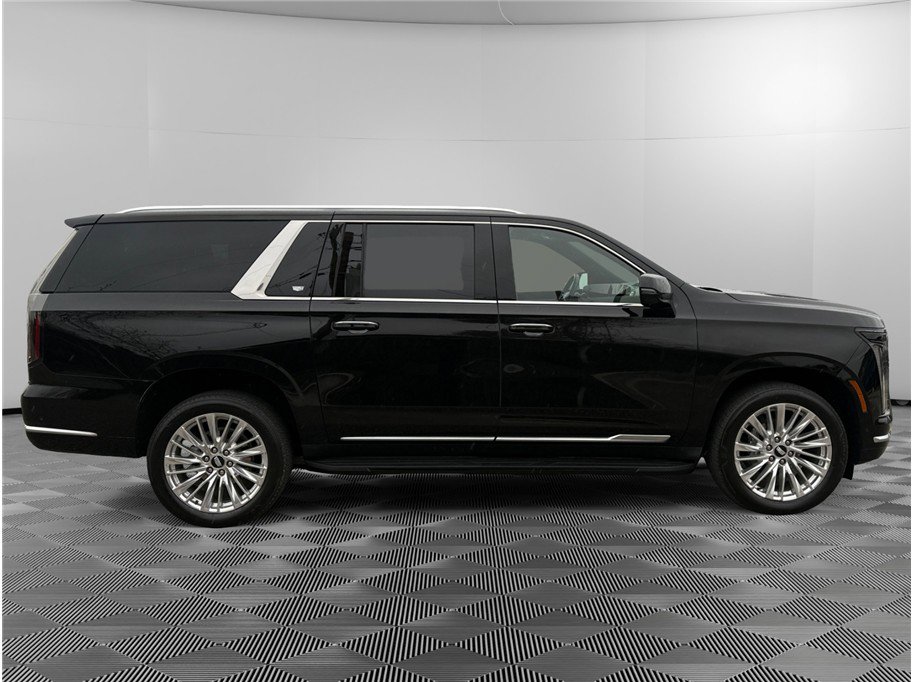 Used 2025 Cadillac Escalade ESV Premium Luxury image 6