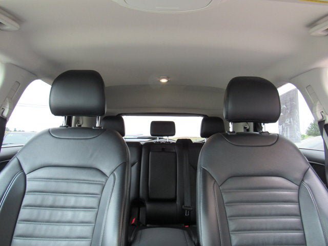 Used 2016 Ford Edge SEL w/ Equipment Group 201A AWD/4WD image 24