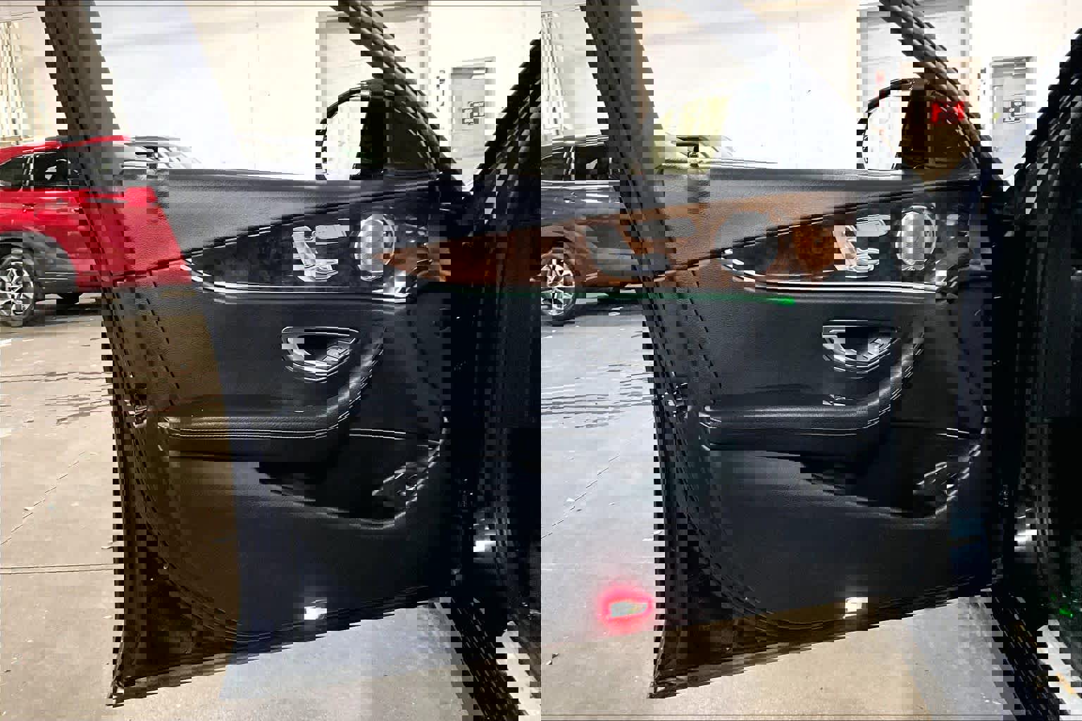 Used 2017 Mercedes-Benz E 300 4MATIC image 21