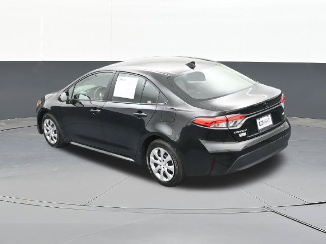 Used 2025 Toyota Corolla LE FWD image 55