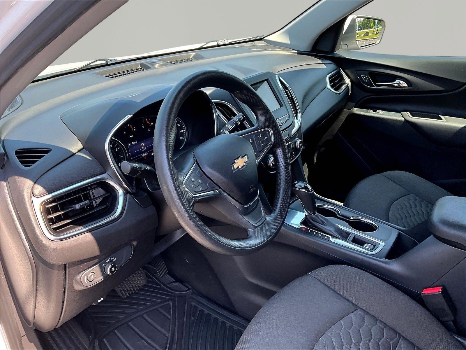 Used 2019 Chevrolet Equinox LT FWD image 17