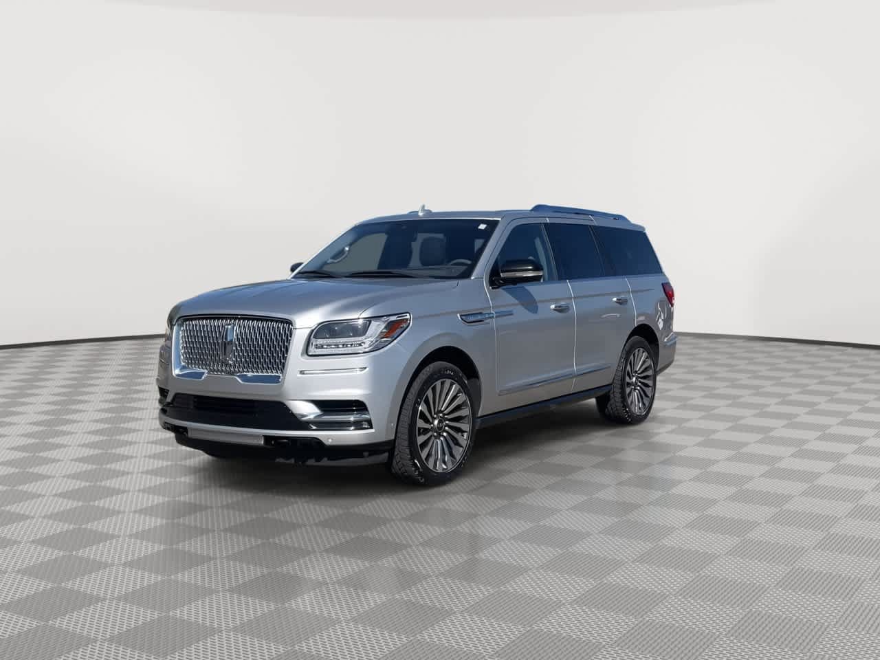 Used 2019 Lincoln Navigator Reserve AWD/4WD image 4