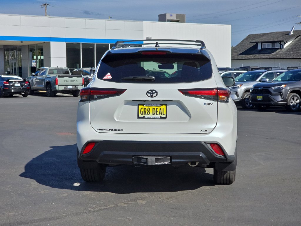 New 2025 Toyota Highlander XLE image 8