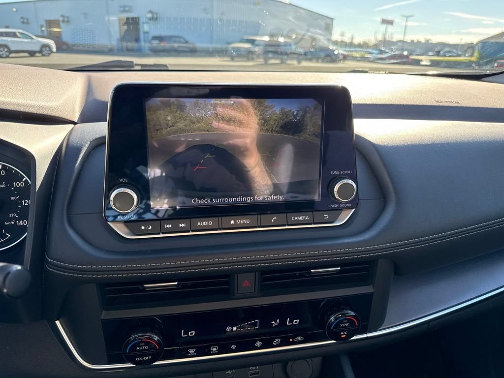 Used 2023 Nissan Rogue SV AWD/4WD image 30