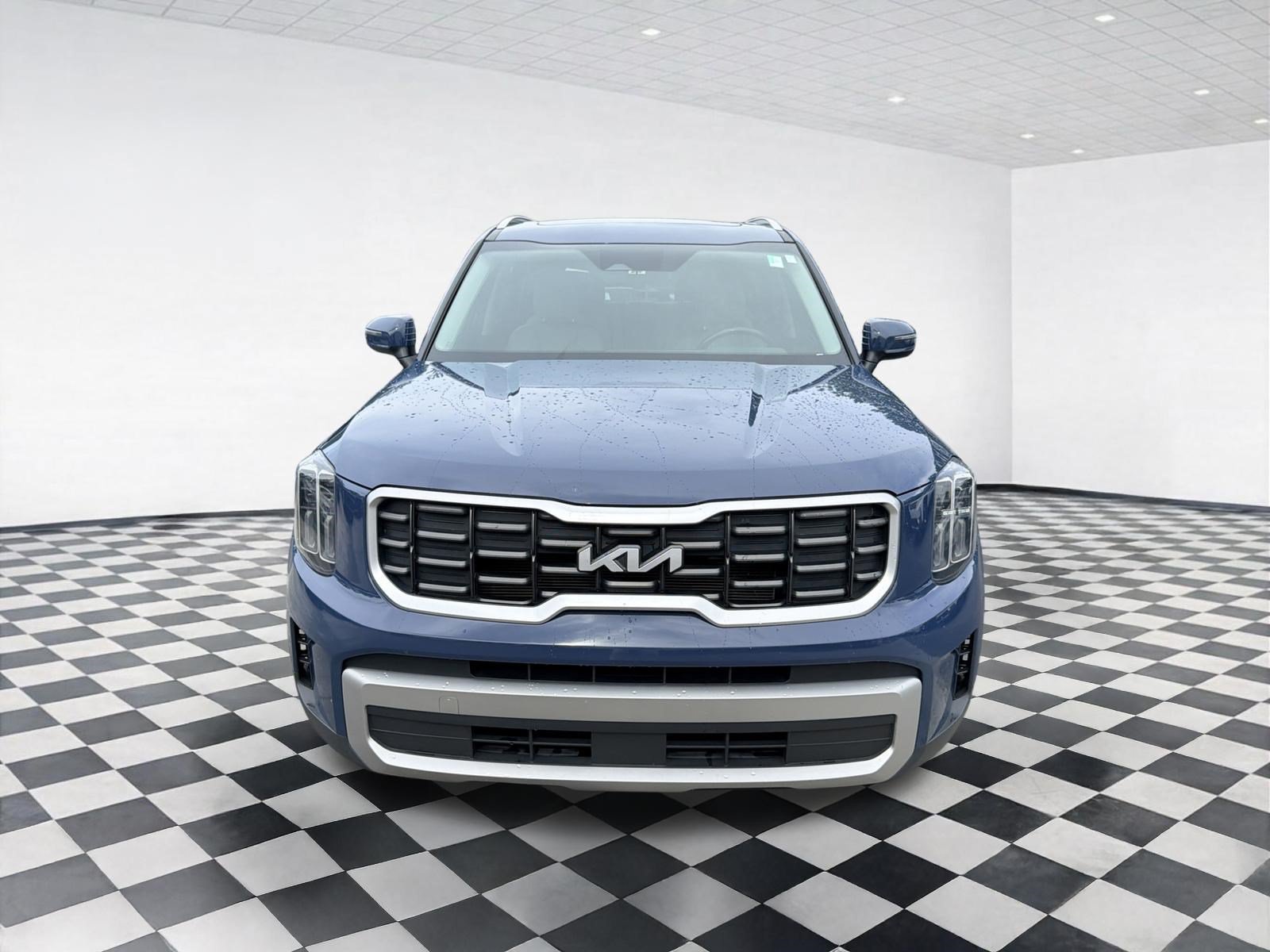 Used 2023 Kia Telluride S w/ S Sunroof Package FWD image 2