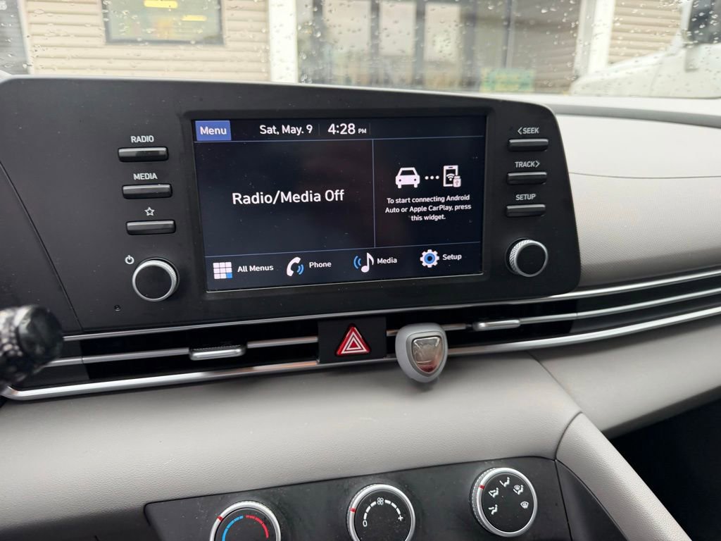 Used 2024 Hyundai Elantra SE FWD image 8