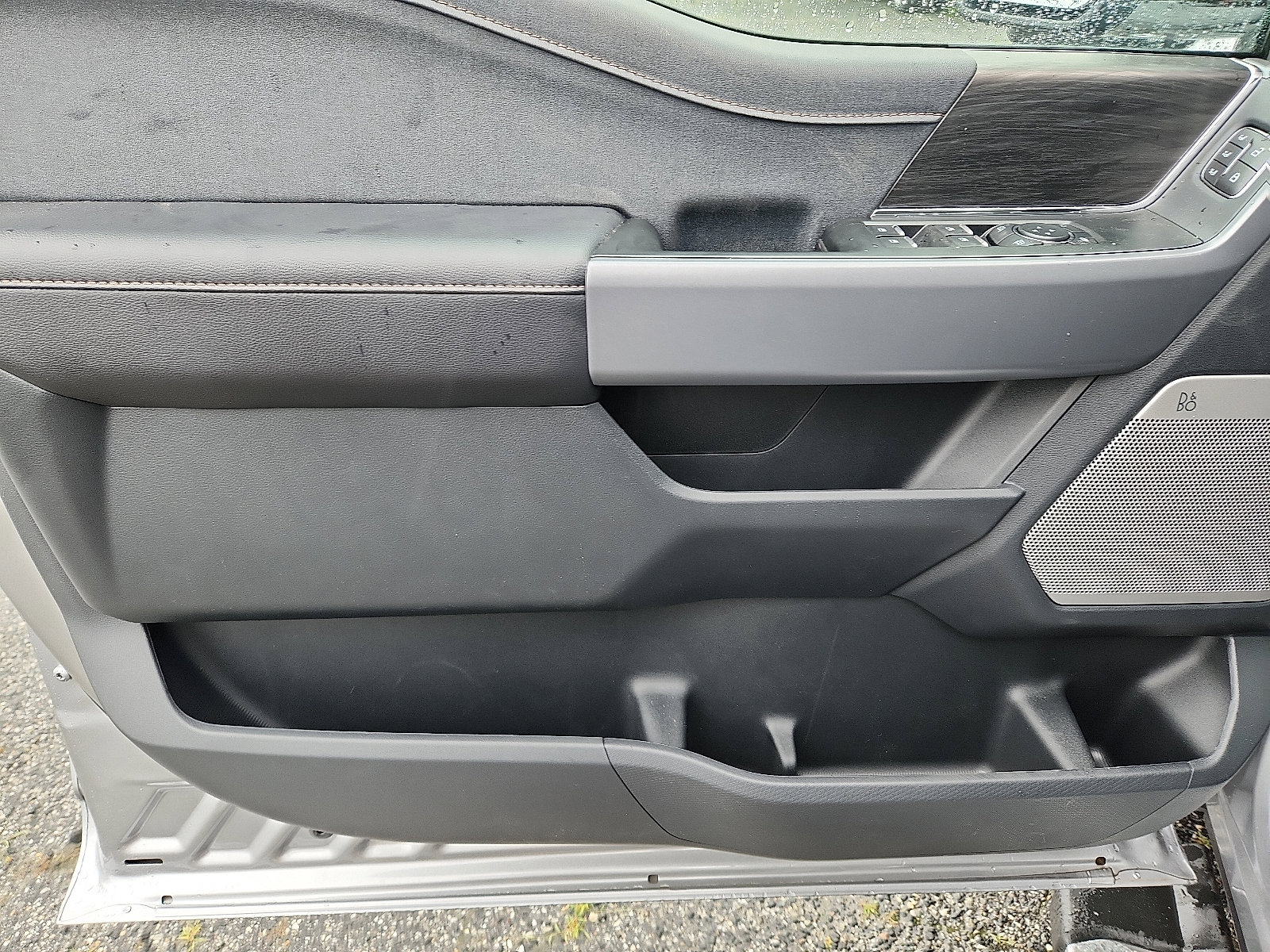 New 2025 Ford F150 Lariat w/ Equipment Group 502A High image 8