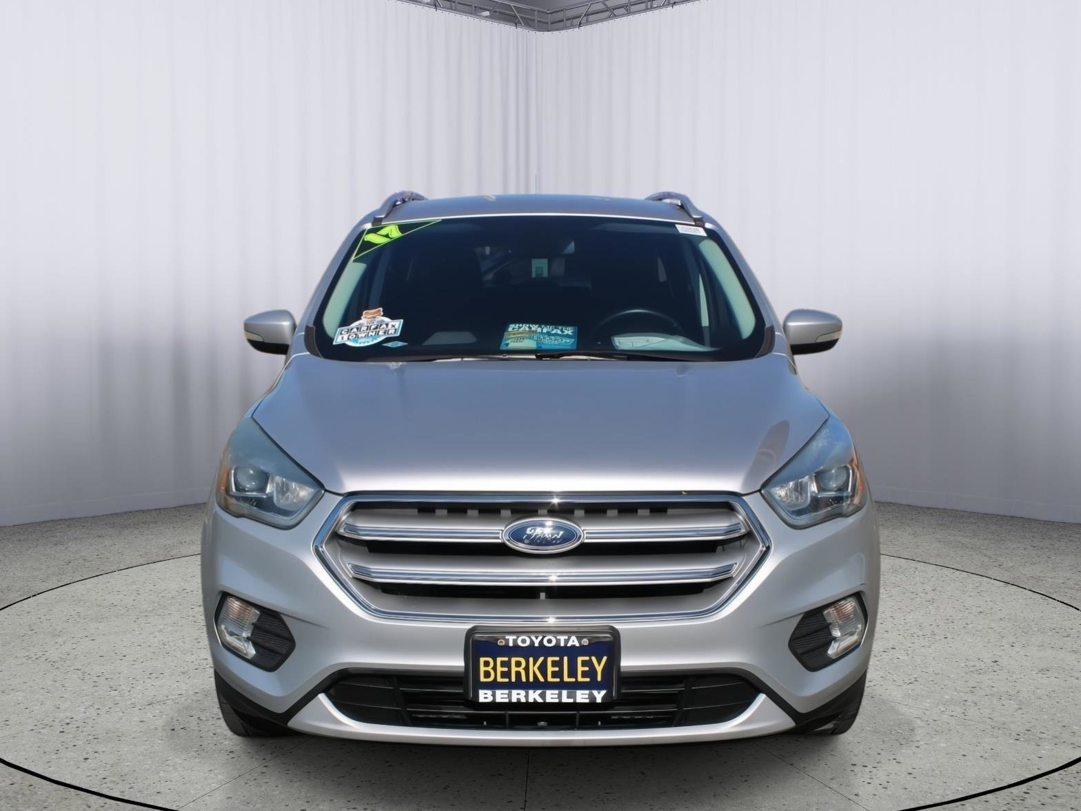 Used 2017 Ford Escape Titanium image 3