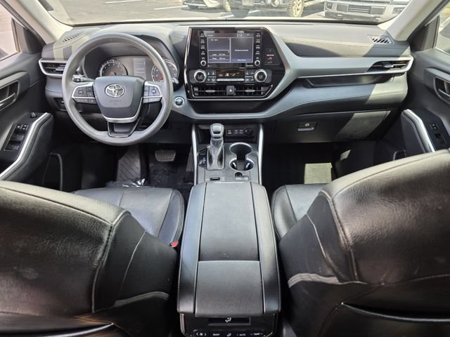 Used 2022 Toyota Highlander L FWD image 8