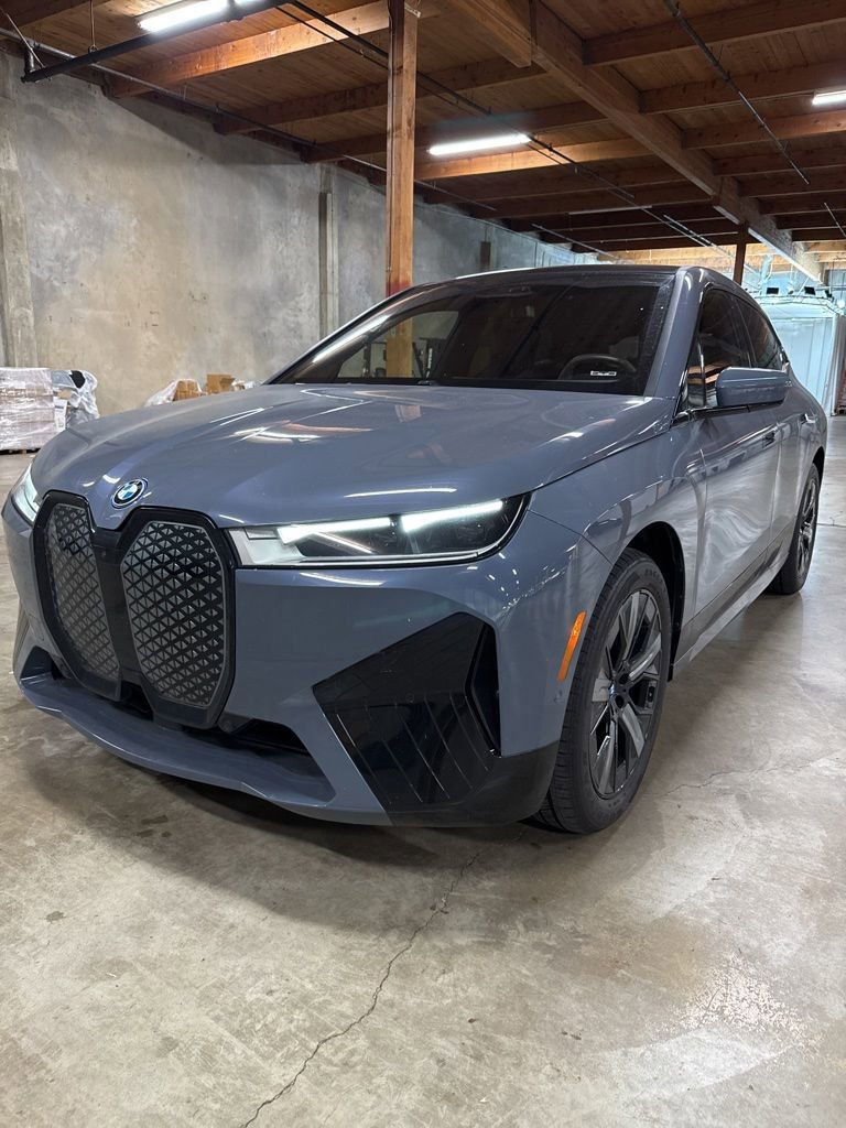 Certified 2024 BMW iX xDrive50 w/ Premium Package AWD/4WD image 1