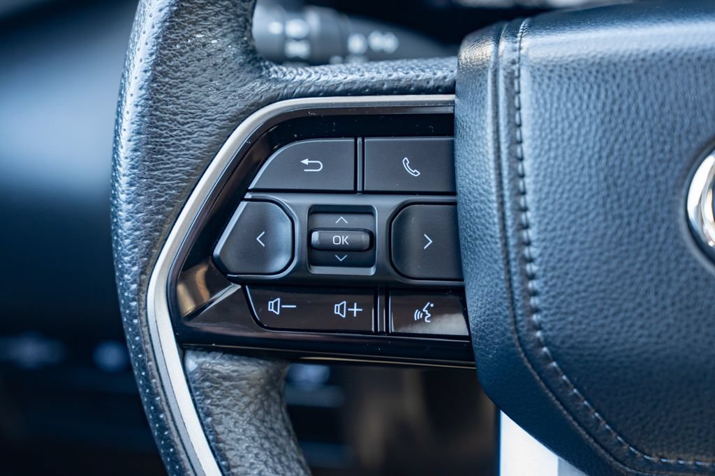 Used 2024 Toyota Tundra Limited AWD/4WD image 17