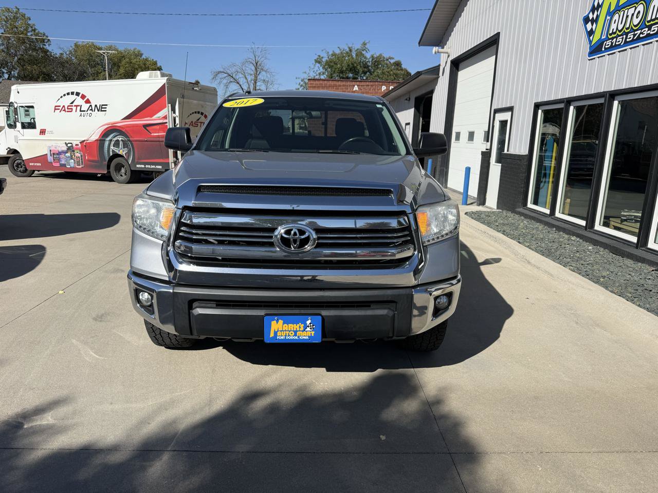Used 2017 Toyota Tundra SR5 AWD/4WD image 2