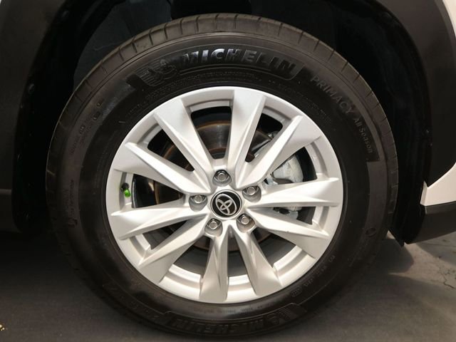 Used 2023 Toyota Corolla Cross LE w/ Moonroof Package image 19