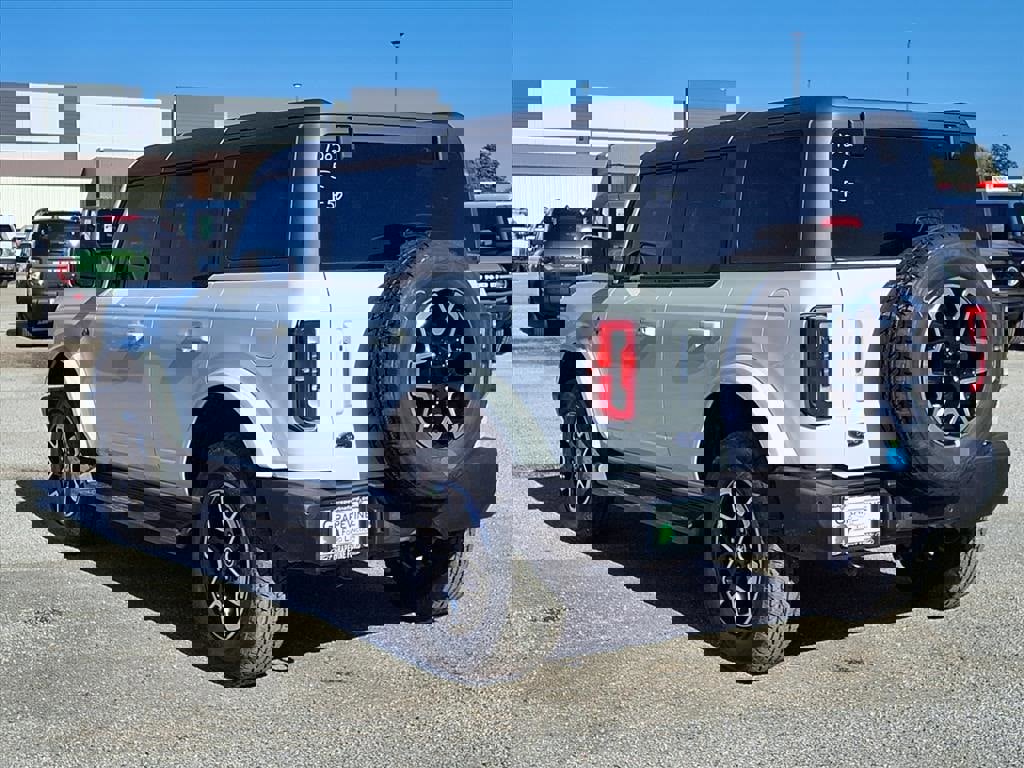 New 2025 Ford Bronco Outer Banks image 6