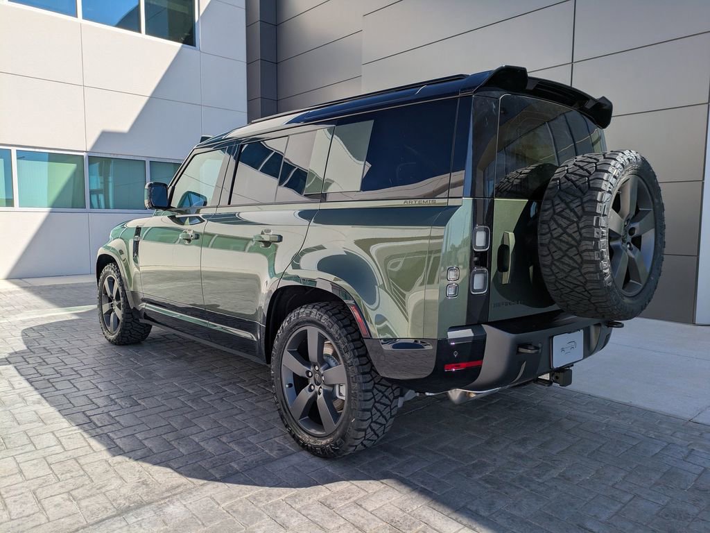 New 2026 Land Rover Defender 110 X-Dynamic SE image 6