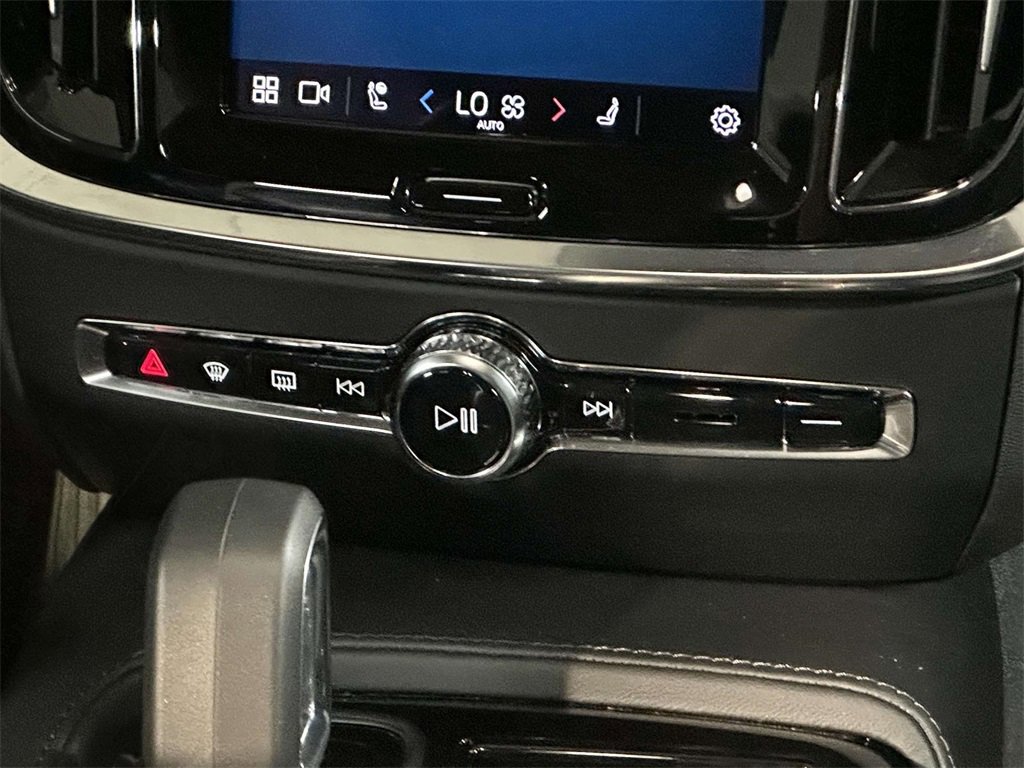 Used 2024 Volvo S60 T8 Plus image 19