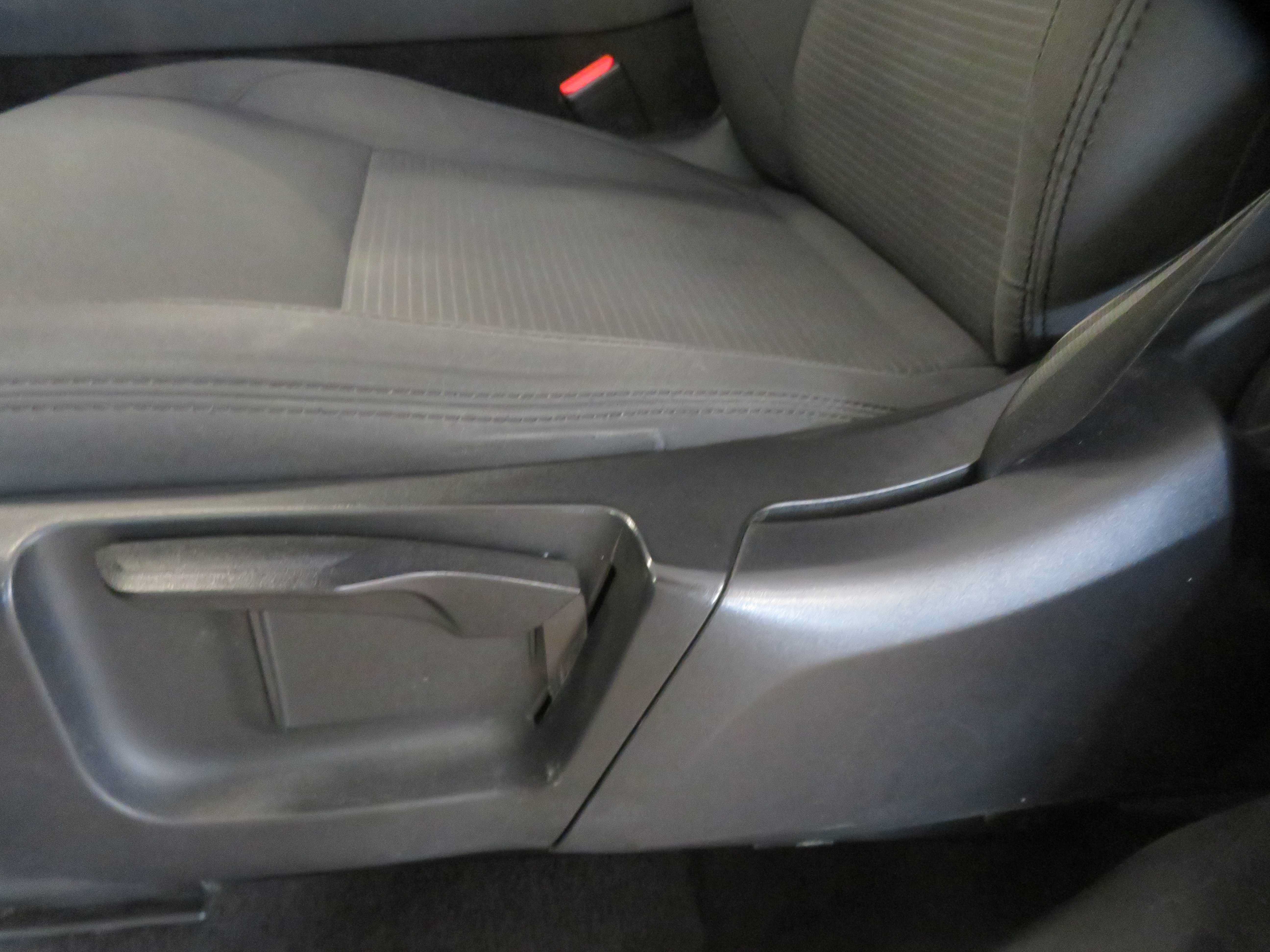Used 2020 Land Rover Discovery Sport AWD/4WD image 16