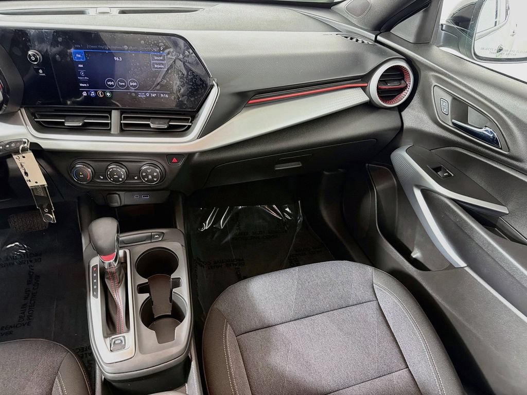 Used 2024 Chevrolet Trax RS w/ Driver Confidence Package FWD image 22