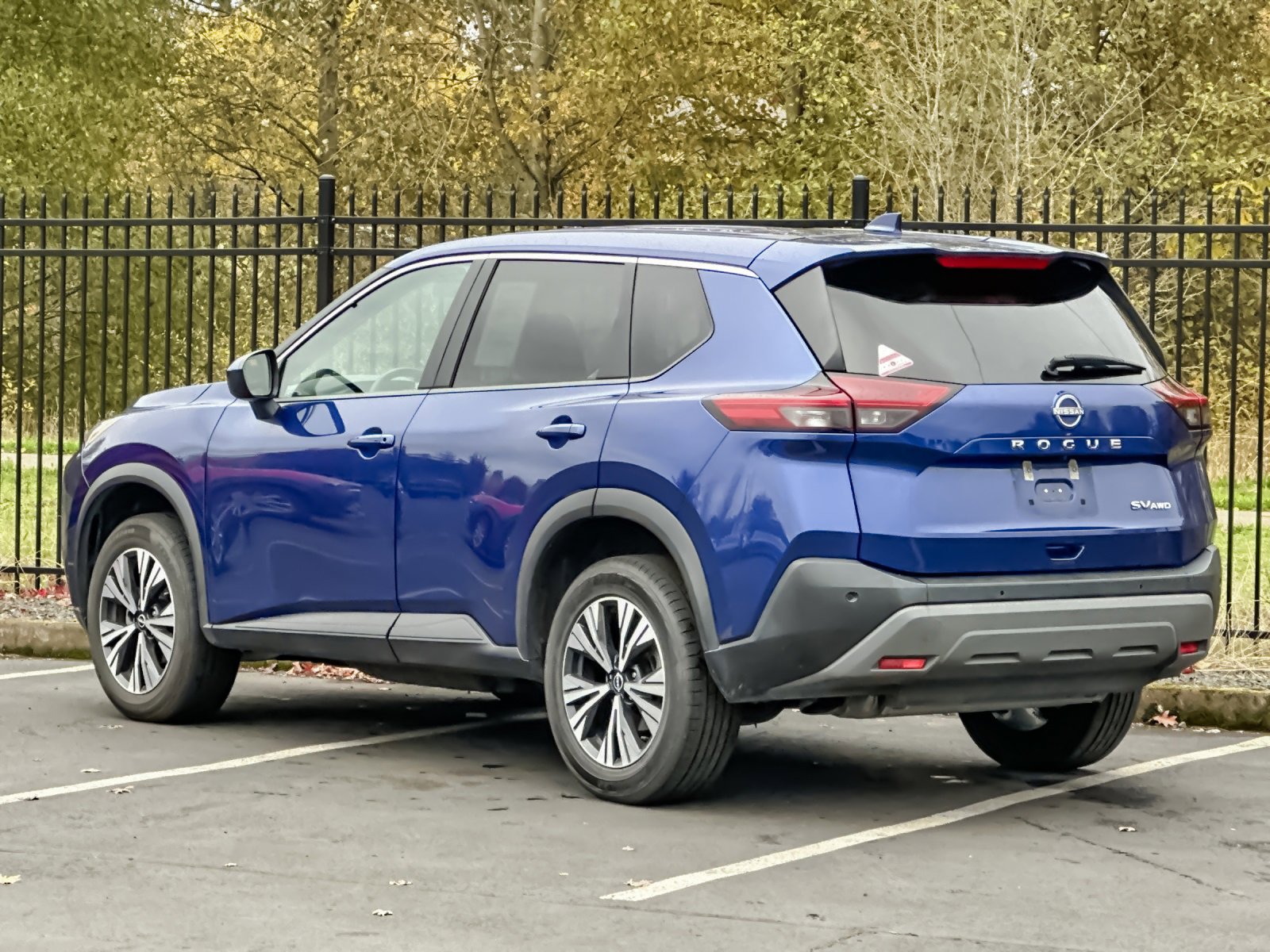 Used 2023 Nissan Rogue SV image 6