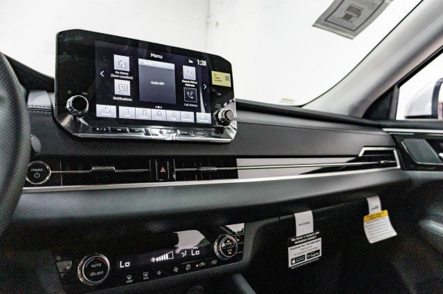 New 2025 Mitsubishi Outlander SE image 12
