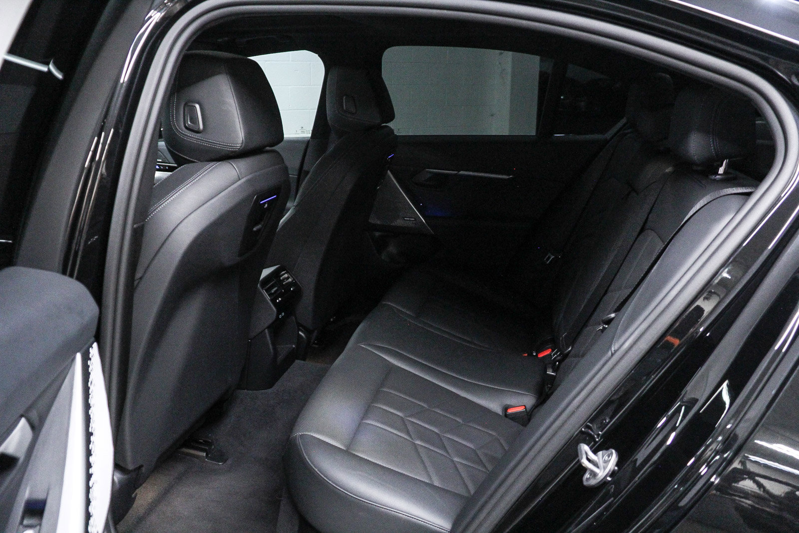 Certified 2024 BMW 530i 530i w/ M Sport Package image 17